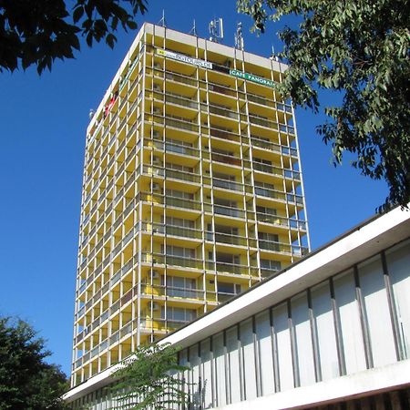 International Home Of Scientists Joliot Curie سينتس قسطنطين وهيلينا المظهر الخارجي الصورة